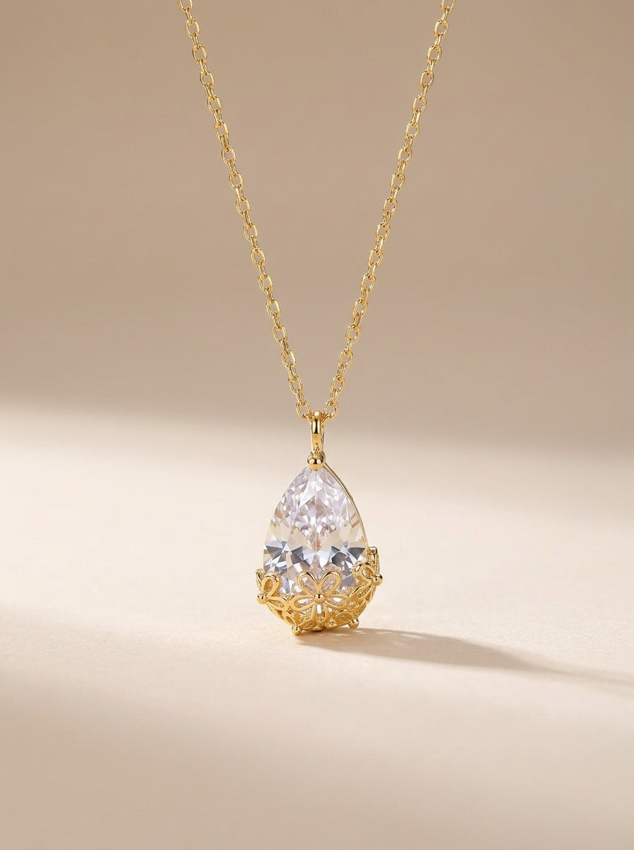 The "Luminous Dewdrop" Crystal Clavicle Necklace