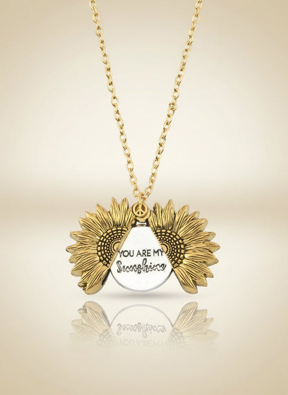 Solenne Sunflower Pendant Necklace - Myglova